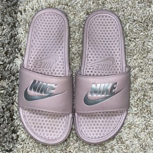 Women’s Nike slides. Size 7